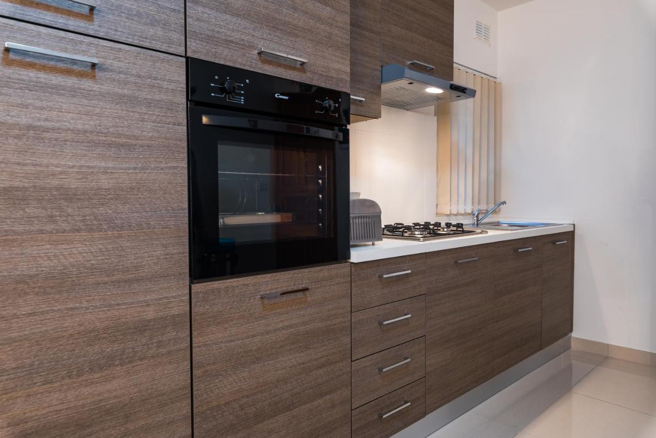 Sh6A- Qawra Prime Location 2 Bedroom Apartment セント・ポールズ・ベイ エクステリア 写真