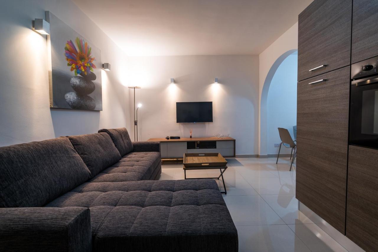 Sh6A- Qawra Prime Location 2 Bedroom Apartment セント・ポールズ・ベイ エクステリア 写真