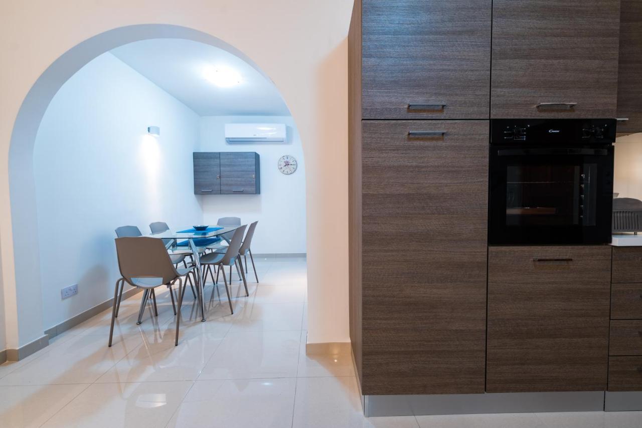 Sh6A- Qawra Prime Location 2 Bedroom Apartment セント・ポールズ・ベイ エクステリア 写真