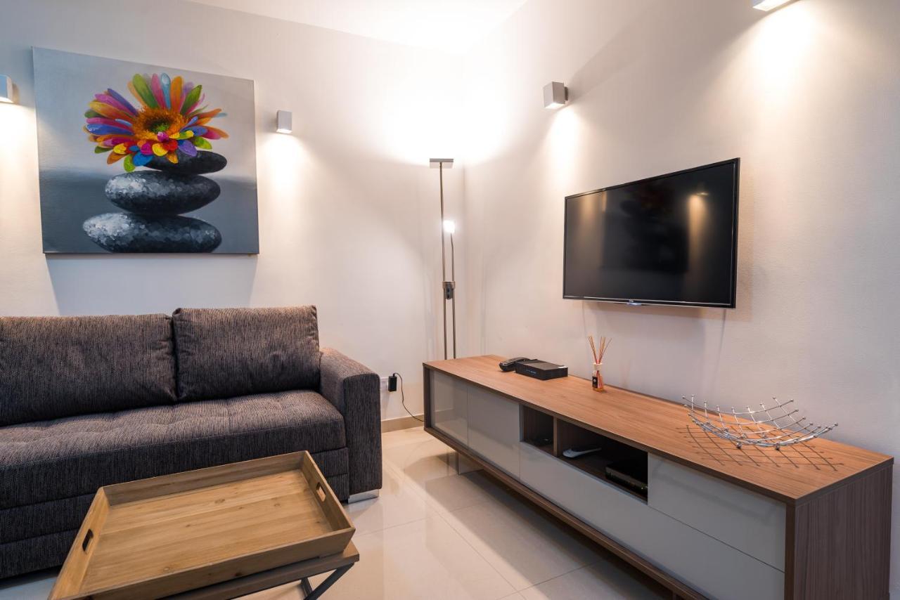 Sh6A- Qawra Prime Location 2 Bedroom Apartment セント・ポールズ・ベイ エクステリア 写真